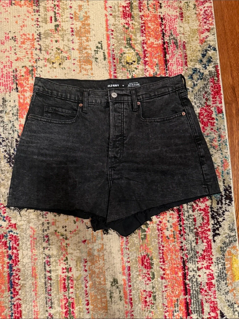 Two Old Navy Sky-Hi A-Line Women's Black and Dark Blue Denim Shorts - Picture 5 of 8